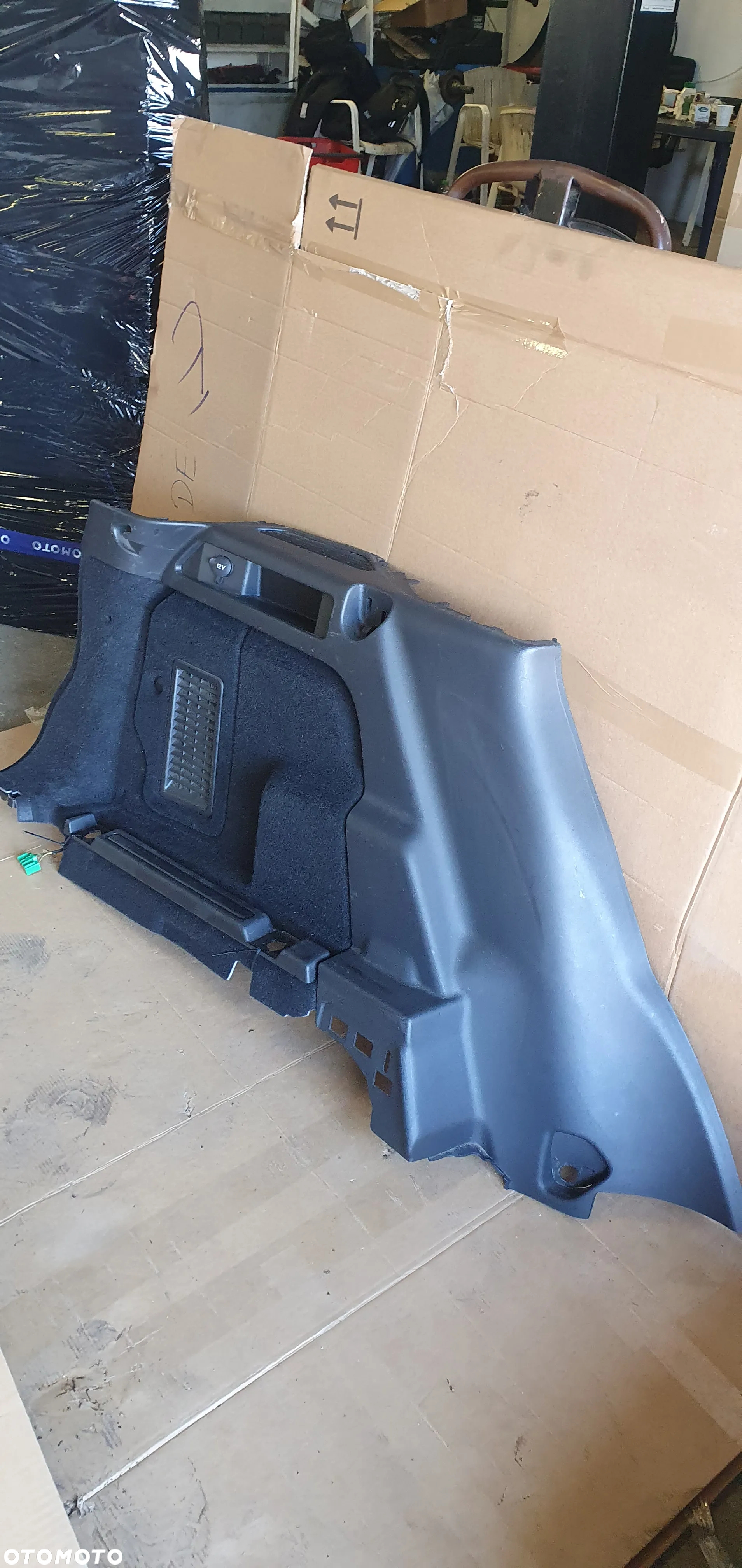 Boczek tapicerka bagażnika lewy tył Land Rover Discovery Sport L550 - 4