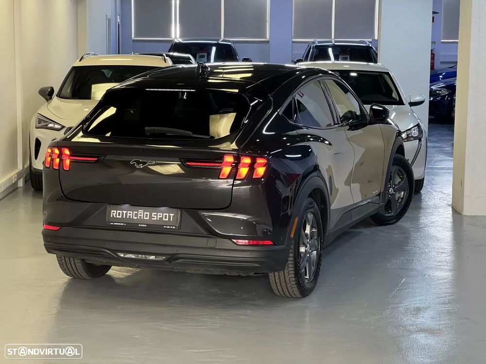 Ford Mustang Mach-E Standard AWD - 4