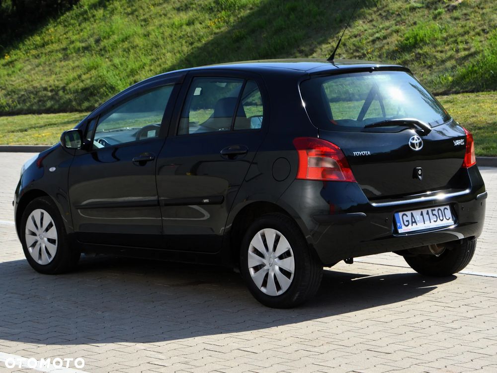 Toyota Yaris 1.3 Luna - 4