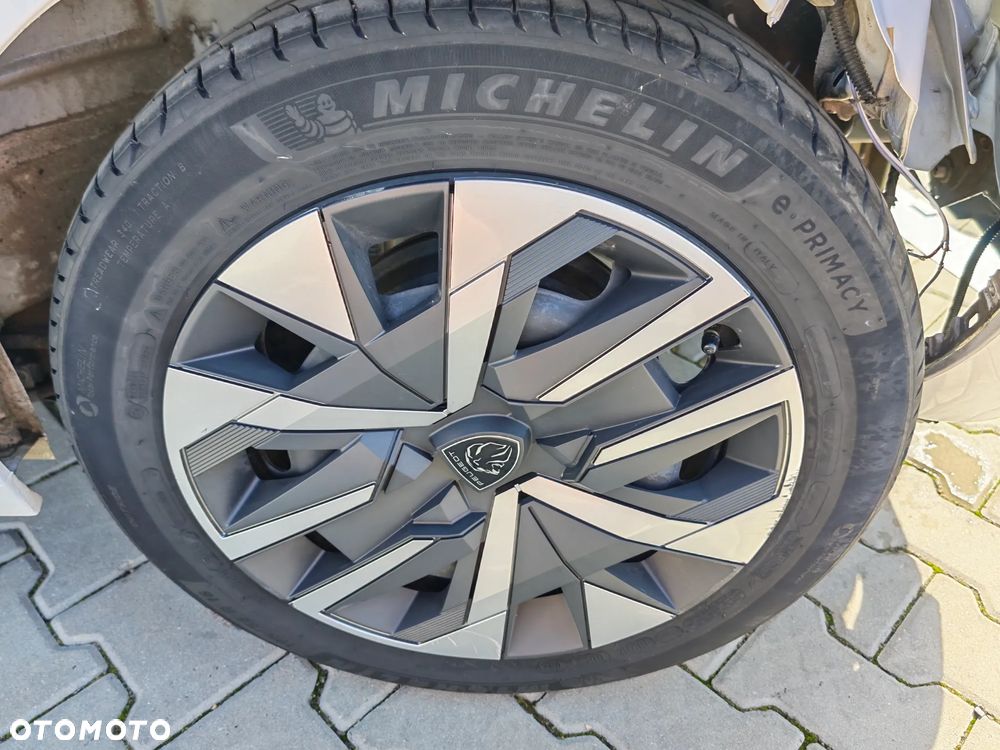 Peugeot 208 1.2 PureTech Active S&S EAT8 - 11