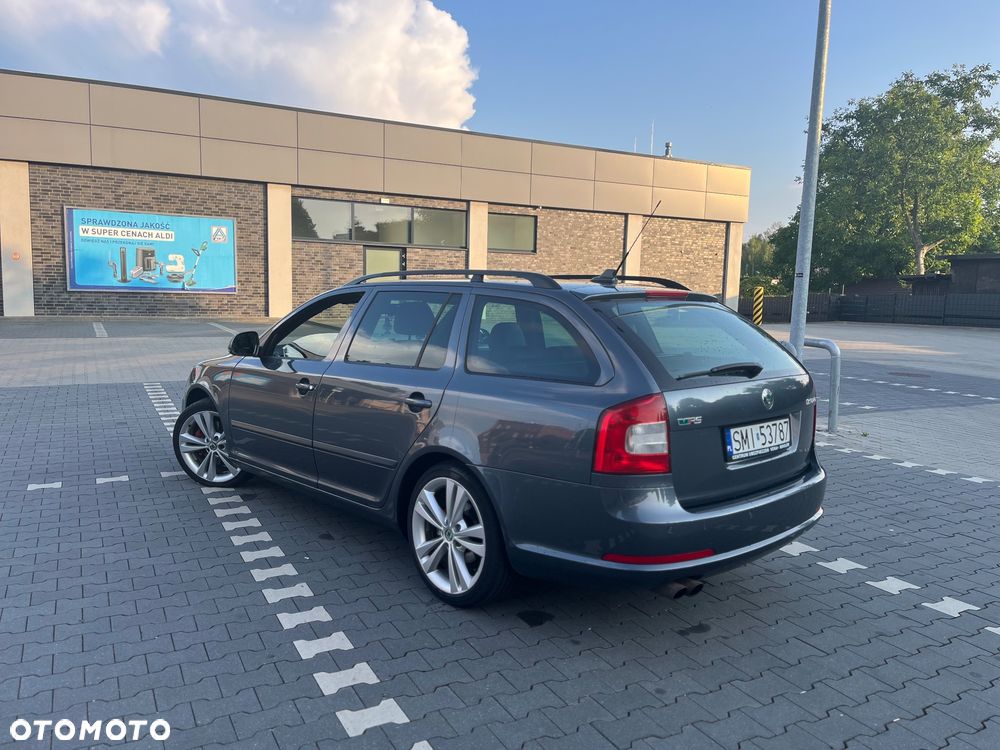 Skoda Octavia 2.0 TDI CR DPF DSG RS - 4