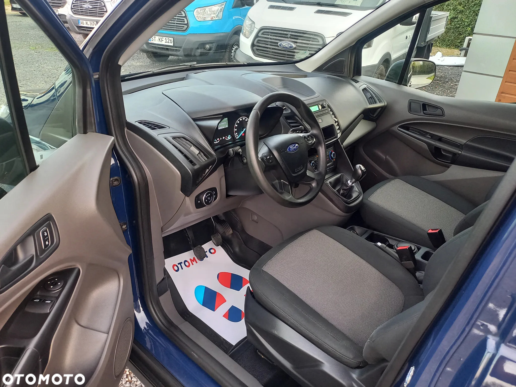 Ford Transit Connect - 14