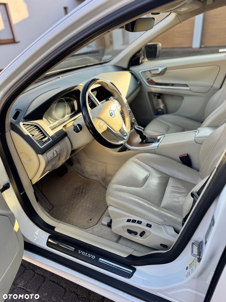 Volvo XC 60 T5 AWD Drive-E Momentum - 8