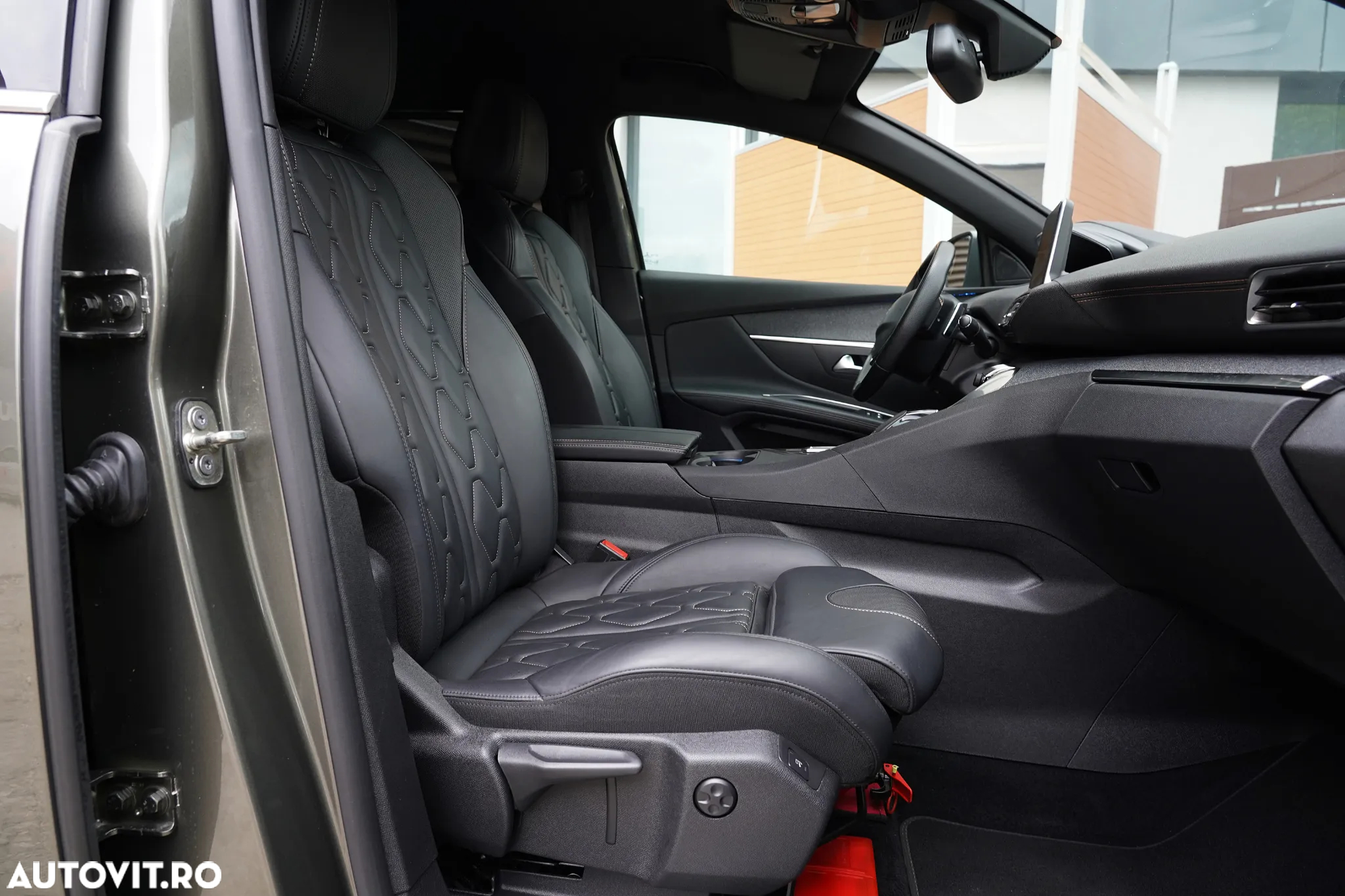 Peugeot 5008 2.0L BlueHDI EAT8 S&S GT Pack - 9
