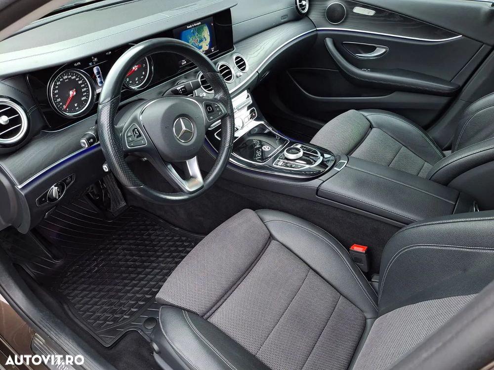 Mercedes-Benz E 200 4MATIC Aut. - 13