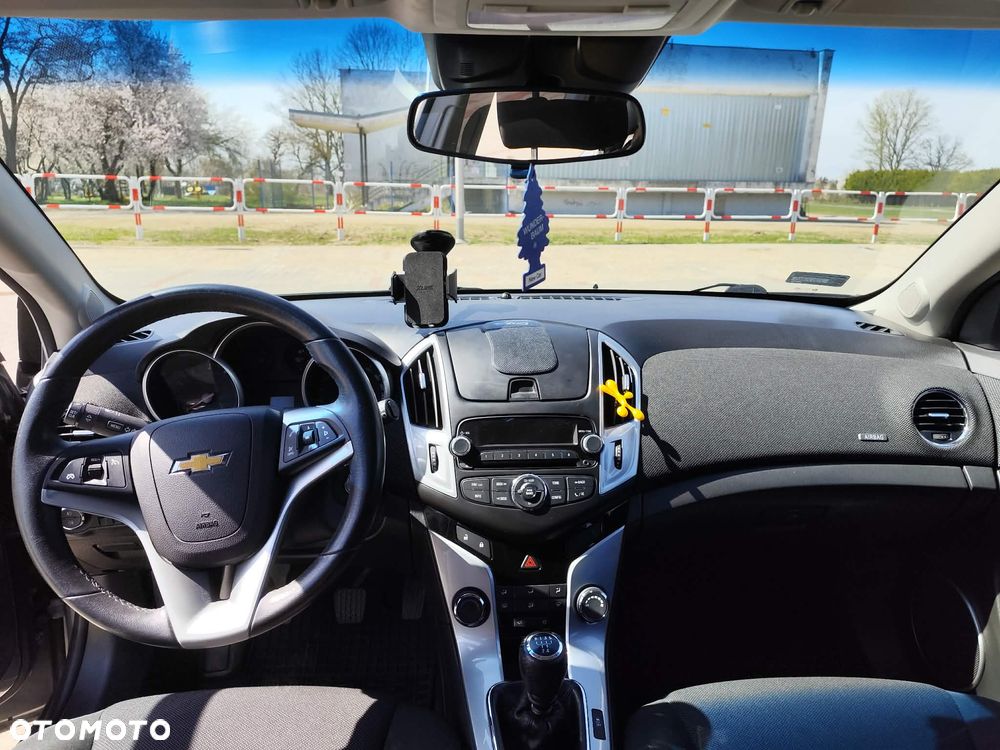 Chevrolet Cruze 1.6 LS - 15