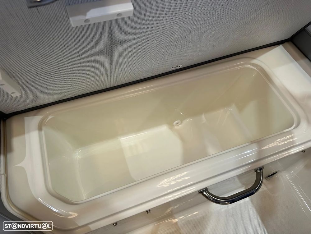 Bayliner VR6 OB - 33