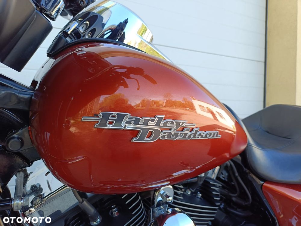 Harley-Davidson Touring Street Glide - 34
