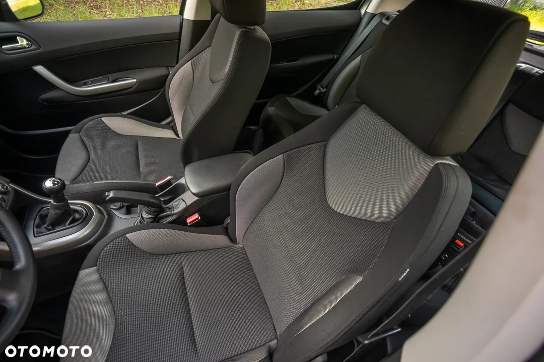 Peugeot 308 1.6 VTi Active - 17