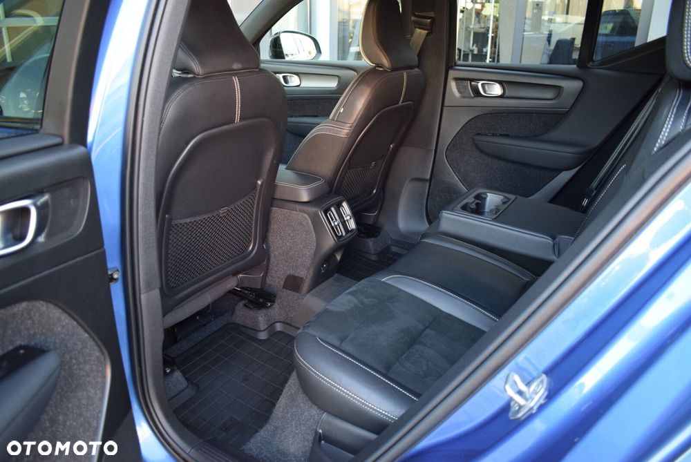 Volvo XC 40 T3 R-Design - 28