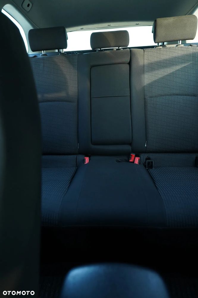 Toyota Avensis 2.0 D-4D Luna - 35