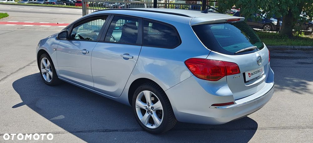 Opel Astra 1.4 Turbo Cosmo - 4