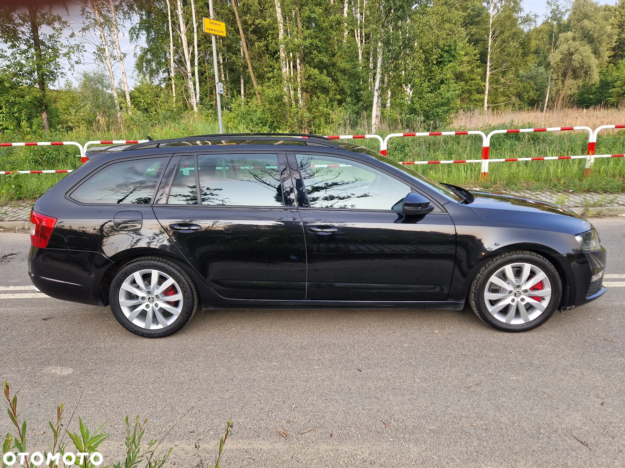 Skoda Octavia Combi 2.0 TDI (Green tec) RS - 10