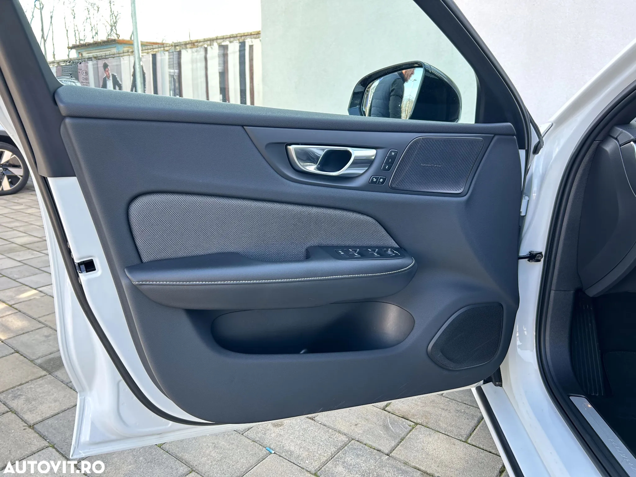 Volvo S60 T8 eAWD R-Design - 16