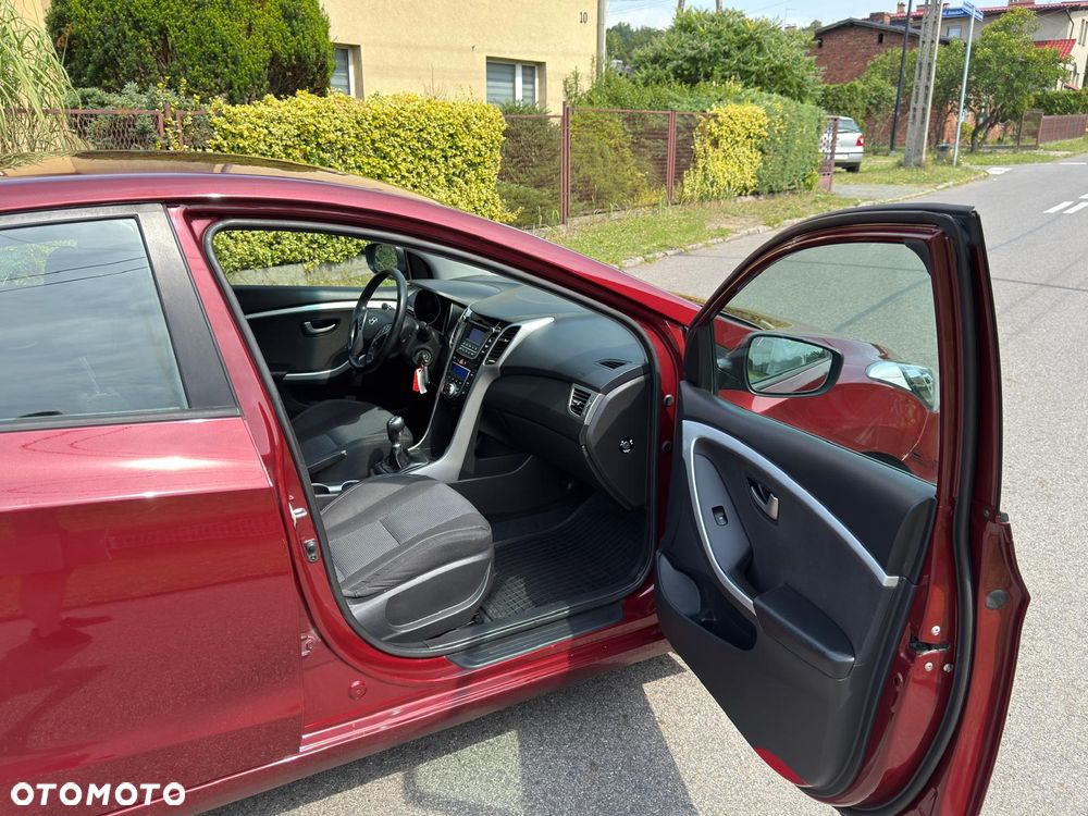 Hyundai i30 blue 1.6 CRDi Style - 16