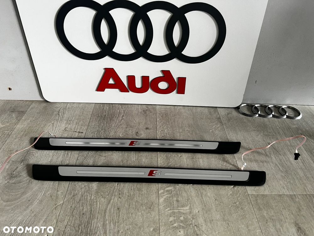 AUDI A4 B9 S-LINE LISTWA PROGOWA PRAWA LEWA PRZÓD LED 8W0947417A 8W0947418A - 1
