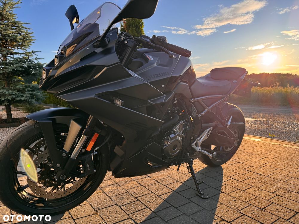Suzuki GSX - 3