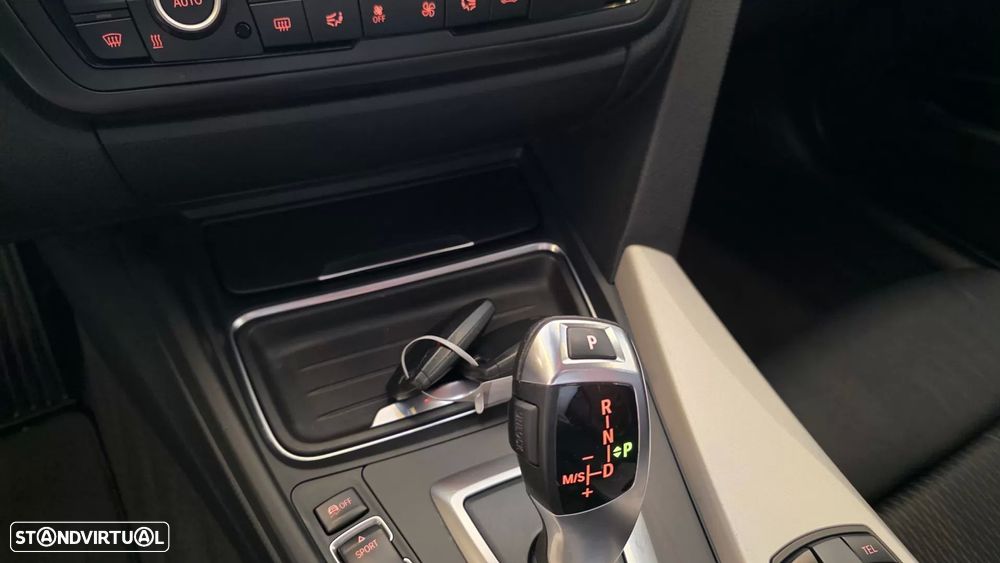 BMW 318 d Touring Aut. Sport Line - 53