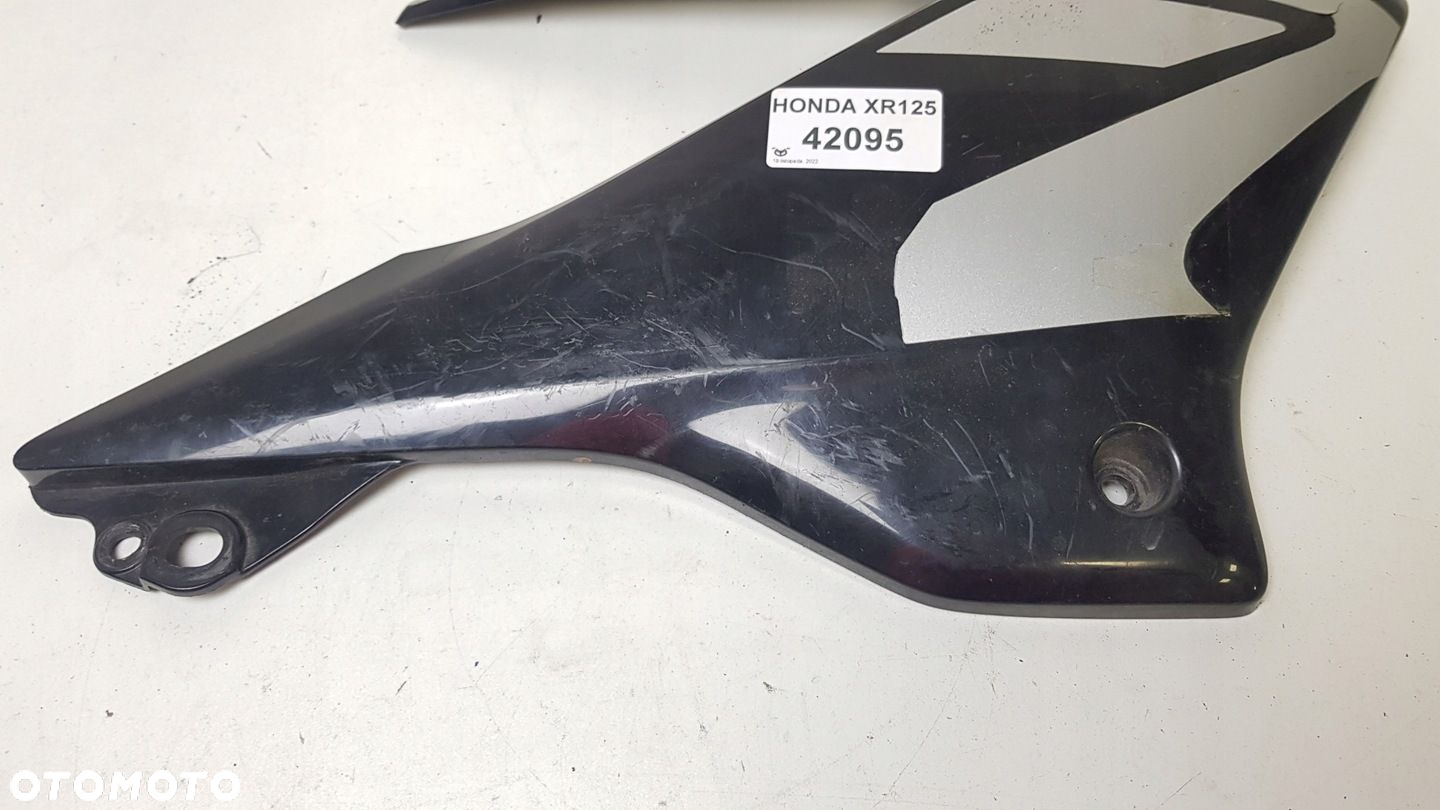 HONDA XR 125 02-05 OWIEWKA PRAWA OSŁONA ZBIORNIKA - 3