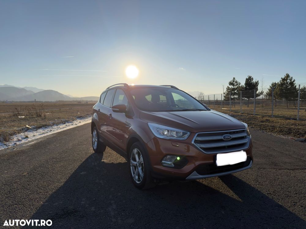 Ford Kuga 2.0 TDCi Powershift 4WD Titanium - 3