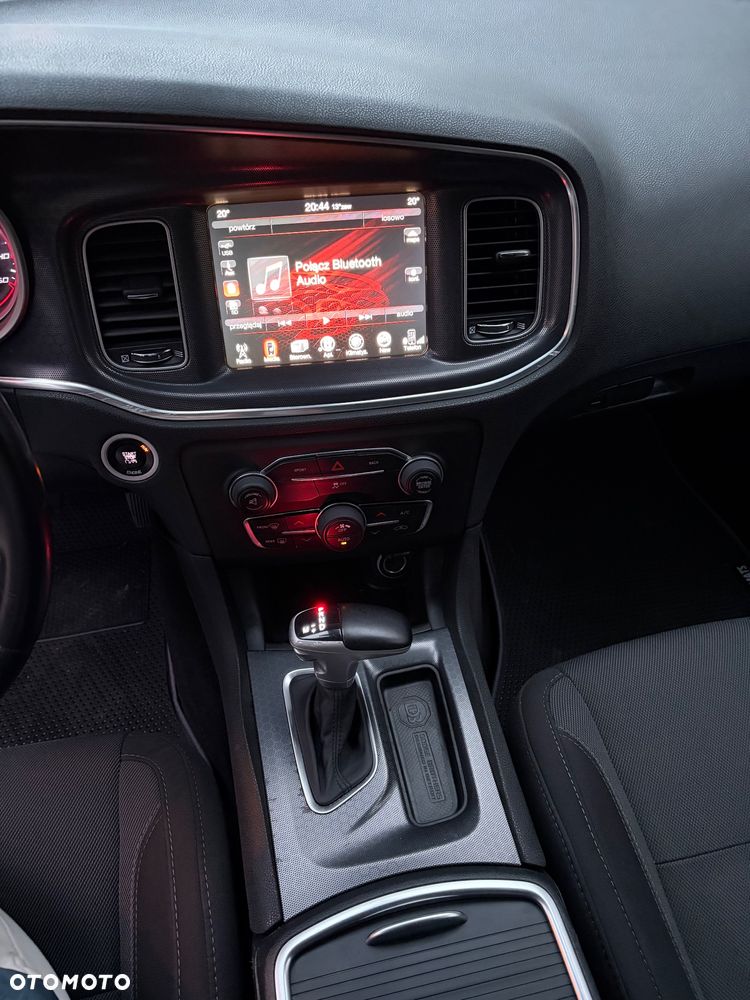 Dodge Charger 5.7 V8 RT - 14