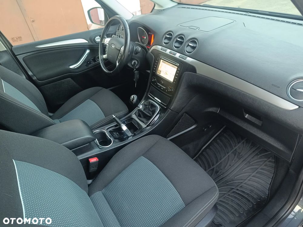 Ford Galaxy - 21