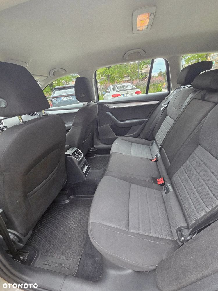 Skoda Octavia 2.0 TDI Style - 10