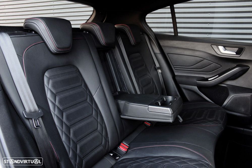 Ford Focus 1.0 EcoBoost MHEV ST-Line X Aut. - 33