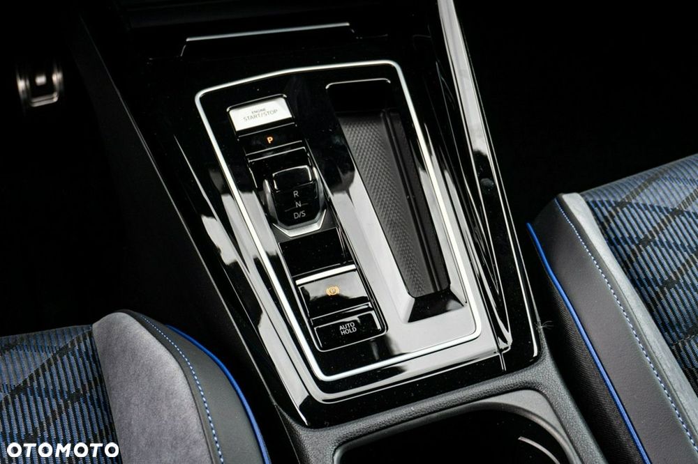 Volkswagen Golf - 27