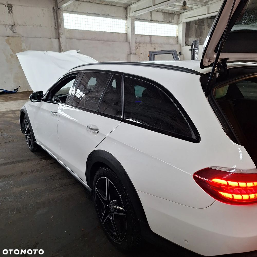 Mercedes-Benz Klasa E 450 4-Matic 9G-TRONIC - 2
