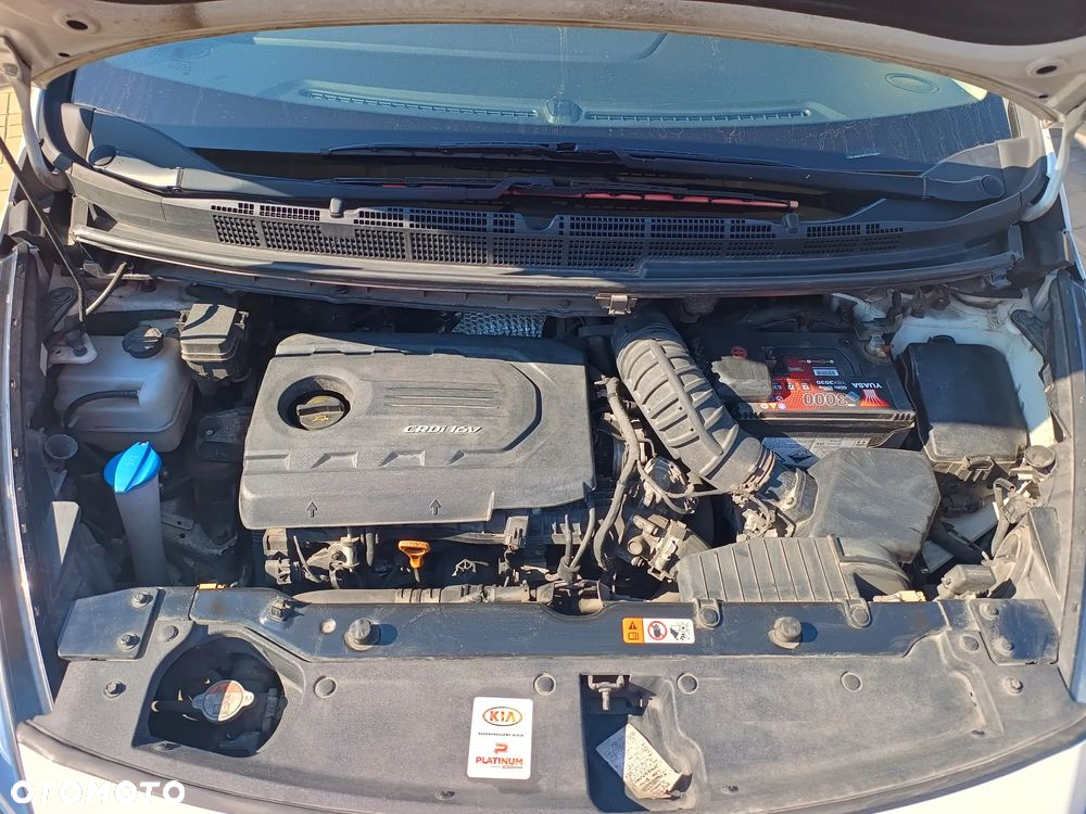 Kia Carens 1.7 CRDi L - 25
