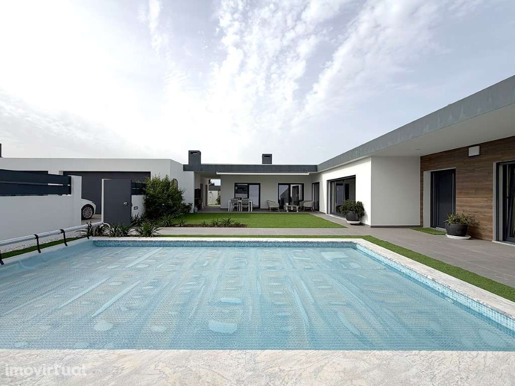 Moradia T4 térrea com 230m2 em condomínio privado, Azeitão - Grande imagem: 2/40