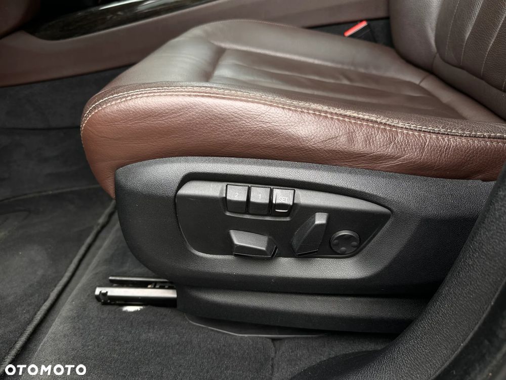 BMW X5 3.5i xDrive - 17