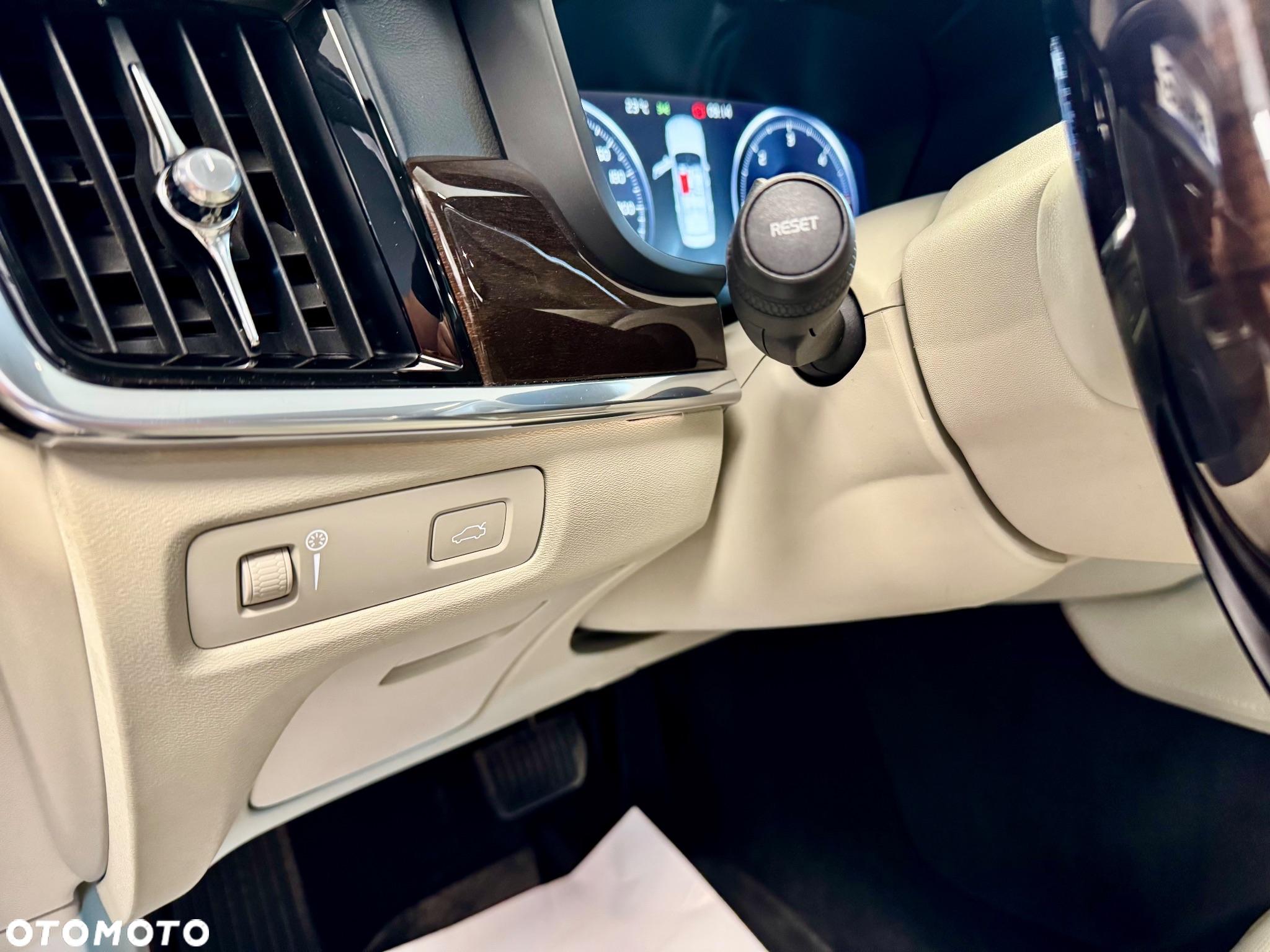 Volvo S90 D5 SCR AWD Inscription - 18