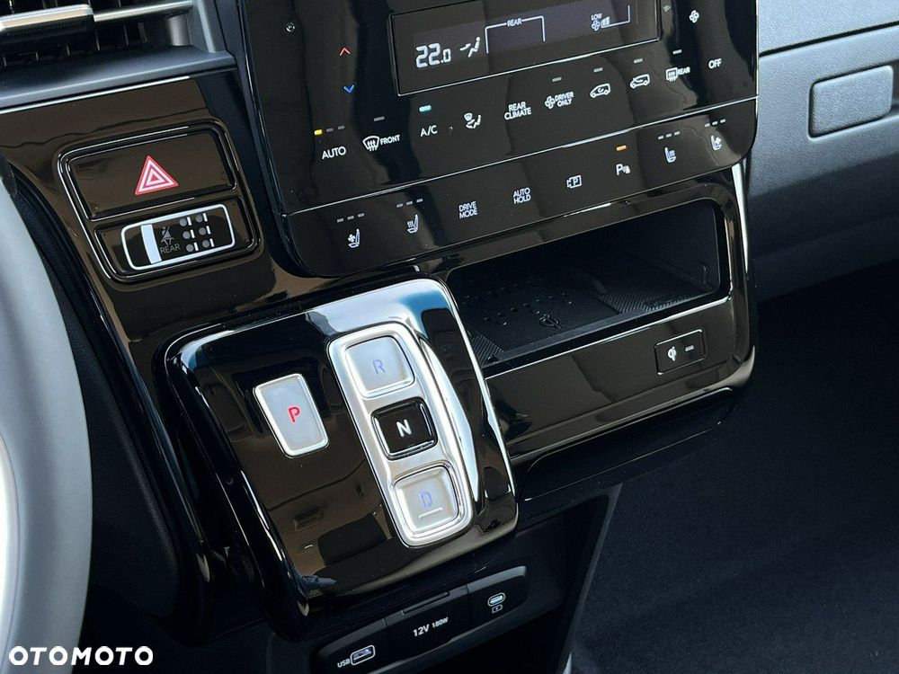 Hyundai Staria - 16