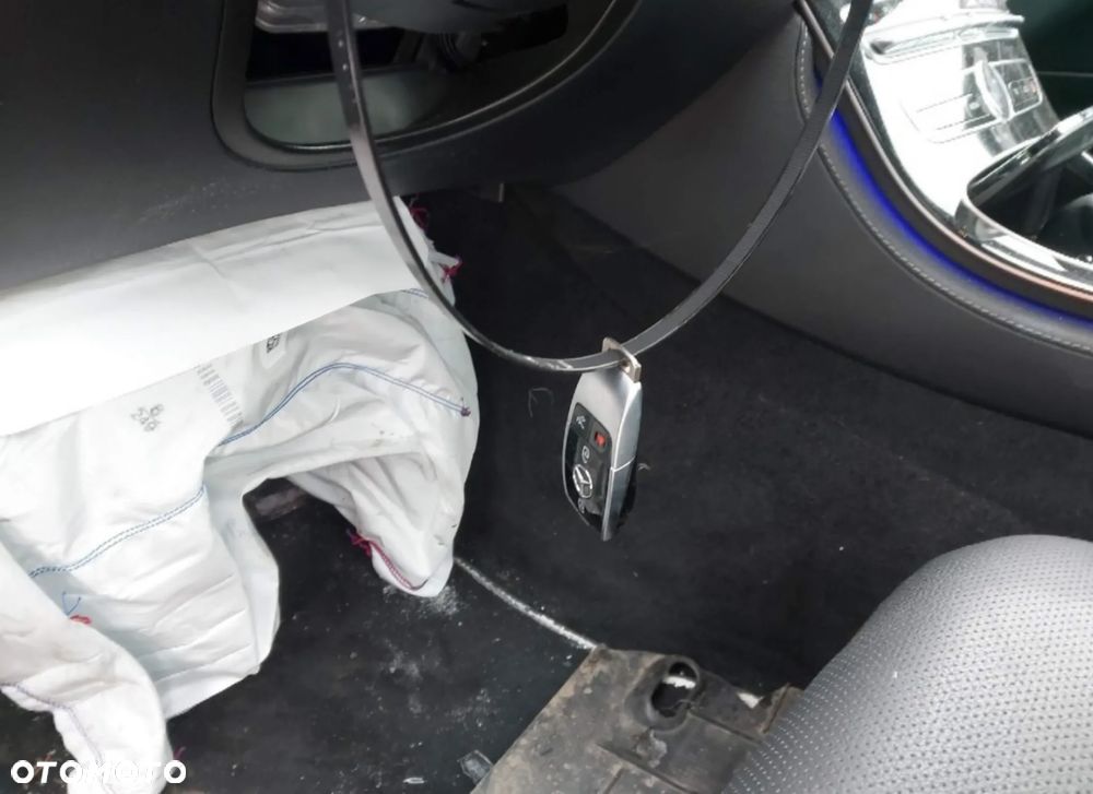 Mercedes-Benz Klasa E 300 9G-TRONIC AMG Line - 16