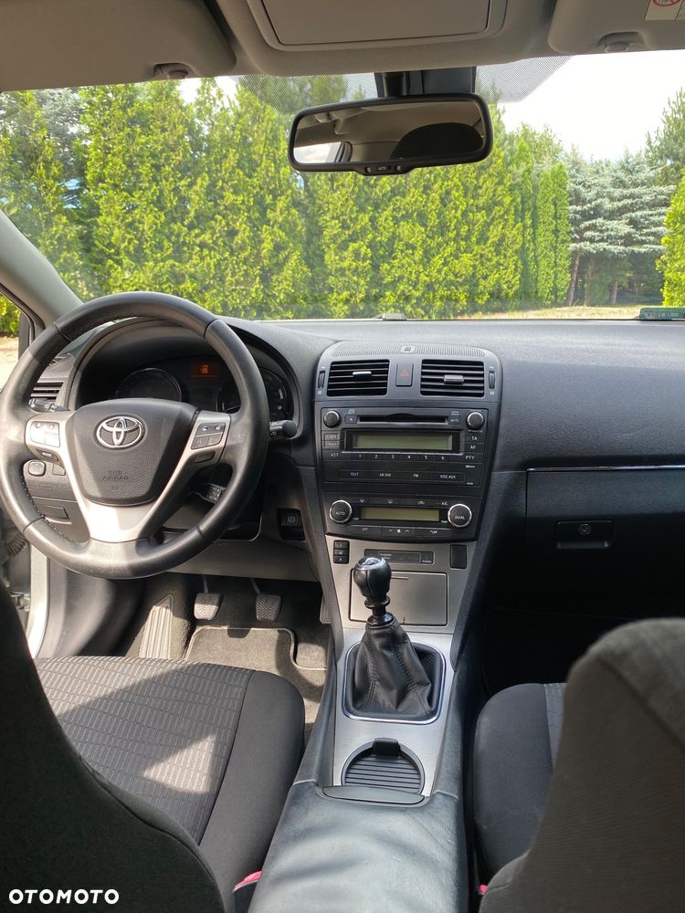 Toyota Avensis 1.8 Luna - 15
