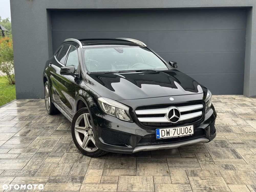 Mercedes-Benz CLA 250 4-Matic AMG Line - 3
