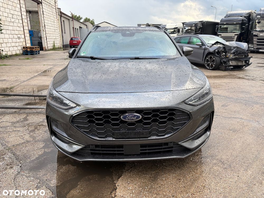Ford Focus 1.0 EcoBoost Hybrid ST-LINE X - 3