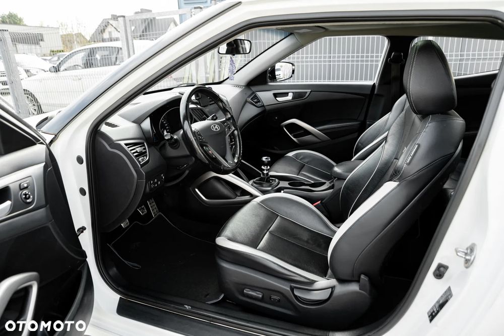 Hyundai Veloster 1.6 Turbo Premium - 17
