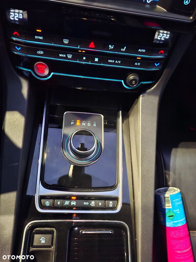 Jaguar F-Pace 2.0 i4D AWD Prestige - 16