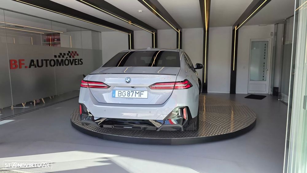 BMW 530 e Pack Desportivo M - 18