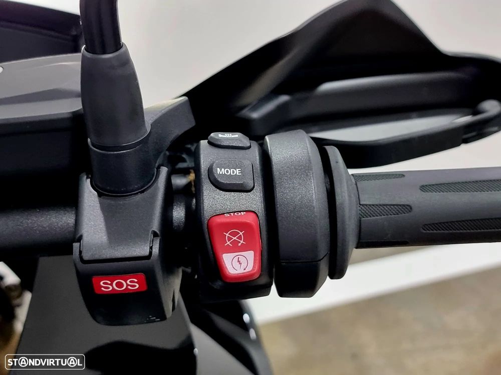 BMW S 1000 XR Triple Black - 12