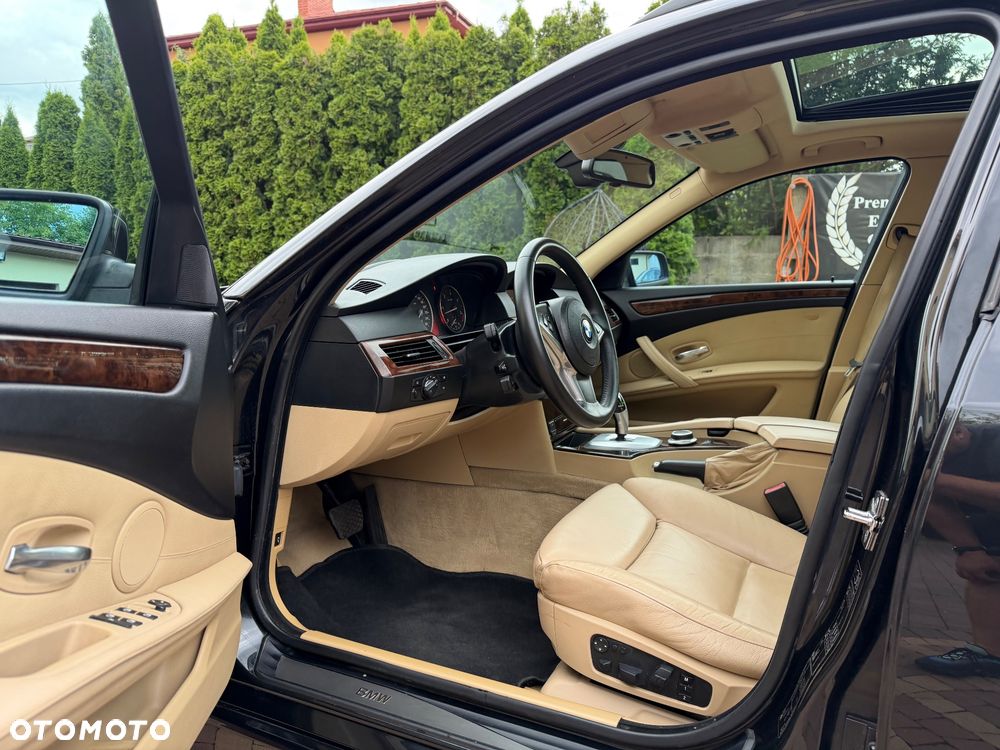 BMW Seria 5 535d Edition Lifestyle - 24