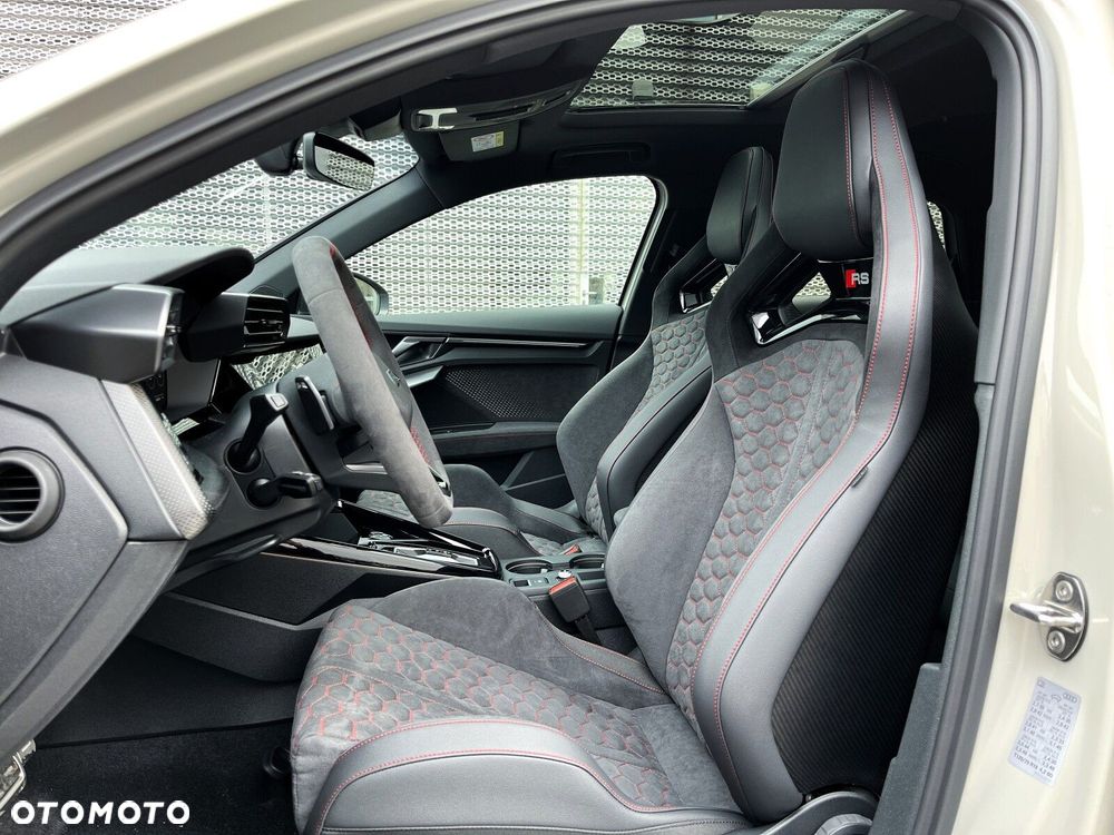 Audi RS3 Limousine - 5