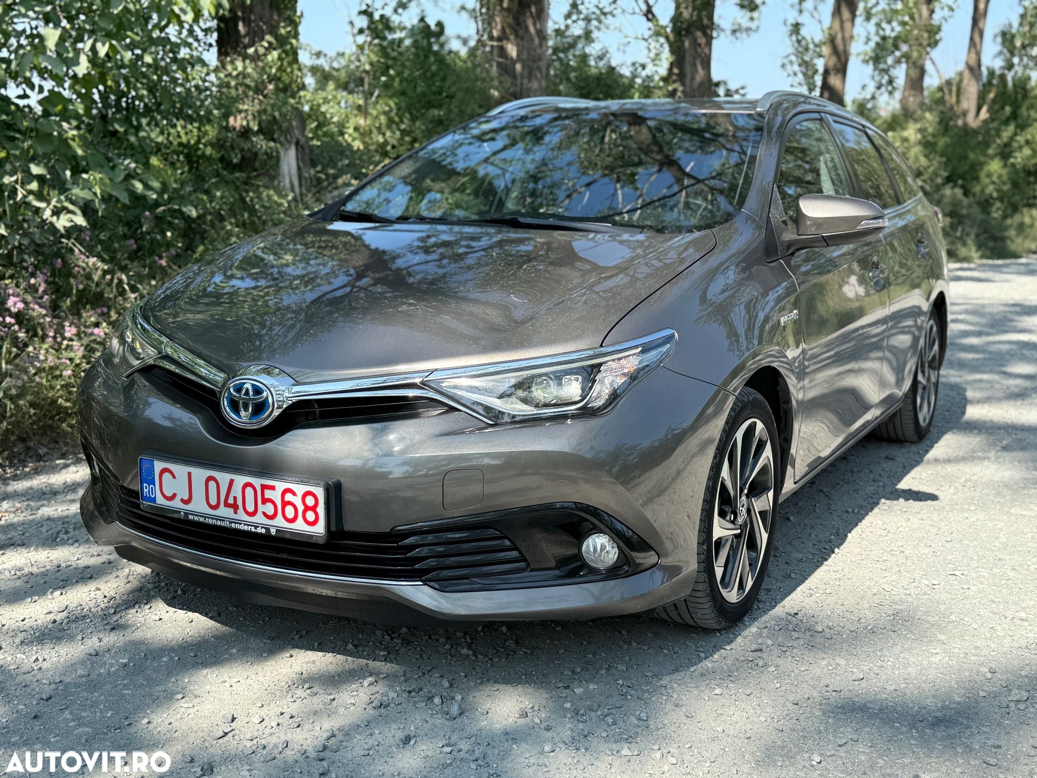 Toyota Auris 1.8 VVT-i Hybrid Automatik Touring Sports Edition - 1