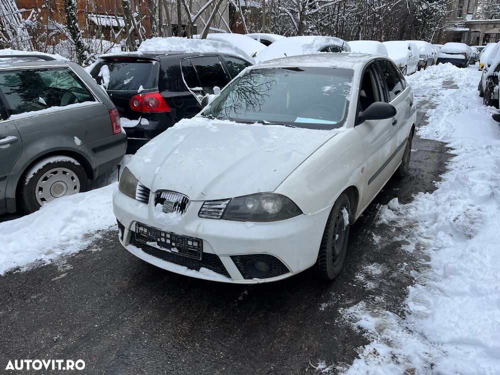 Dezmembrez Seat Ibiza 6L facelift alb 1,4 benzina BXW 2008 - 1