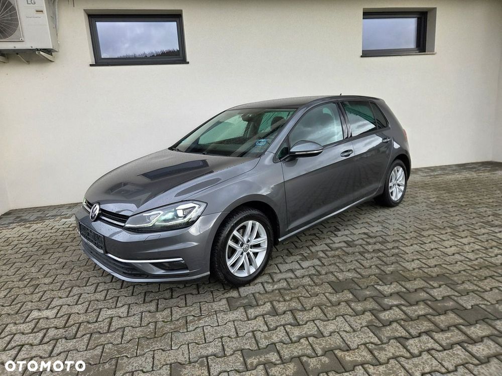 Volkswagen Golf - 6