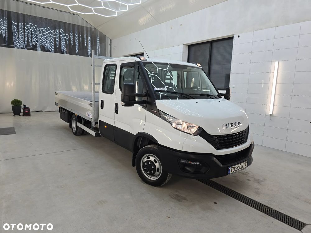 Iveco DAILY 50C18 / 35C18 DOKA SKRZYNIA DŁUGA3,81cm + SKRZYNIA NA NARZĘDZIA DEMONTOWANA HAK 3500Kg TEMPOMAT KLIMA 31 Tyś km SERWIS DO OSTATNIEGO Km ASO IVECO NA GWARANCJI - 1