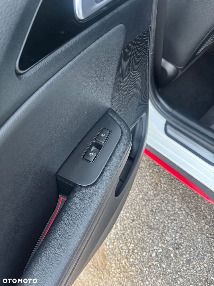 Kia ProCeed 1.6 T-GDI DCT7 OPF GT - 13